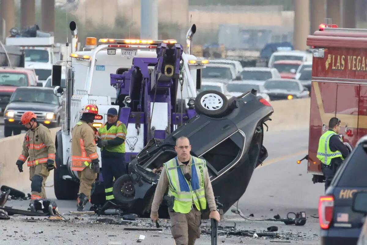 La Nevada Highway Patrol investiga después de que un presunto conductor ebrio que viajaba en s ...