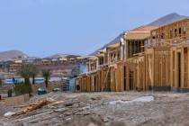 Continúa la construcción de nuevas viviendas en Centennial Heights el miércoles 27 de julio ...