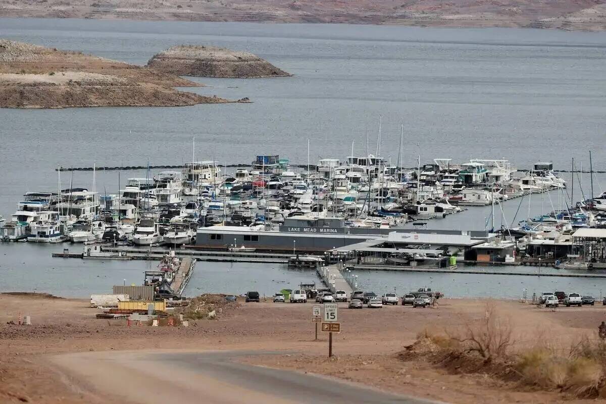 Barcos atracados el 5 de diciembre de 2022 en el Lake Mead Marina, en el Lago Mead. (K.M. Canno ...