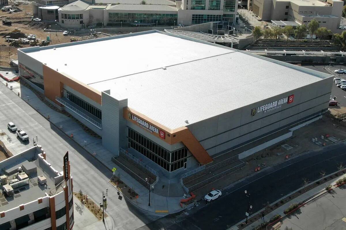 Una foto aérea de Lifeward Arena de 120 mil pies cuadrados en el centro de Henderson, sede de ...