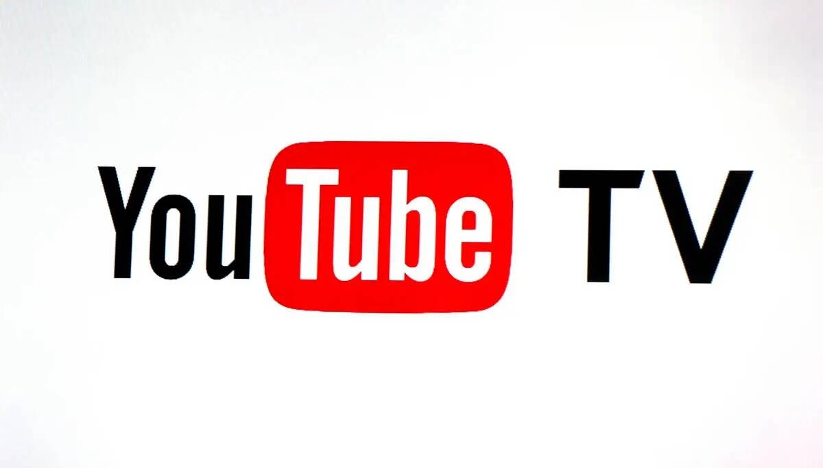 ARCHIVO - El logotipo de YouTube TV se ve el 28 de febrero de 2017, en YouTube Space LA en Los ...