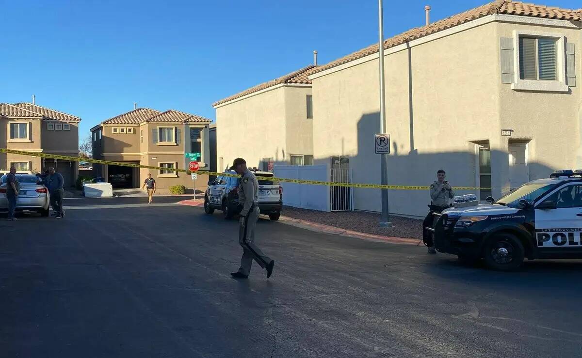 La policía de Las Vegas investigaba un homicidio en la cuadra 5200 de Tipper Avenue el martes ...