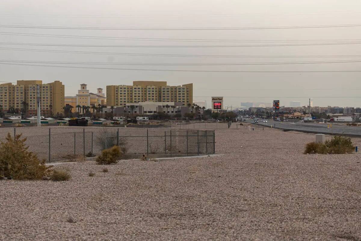 Terreno vendido recientemente por Station Casinos en una imagen junto a Las Vegas Boulevard y C ...
