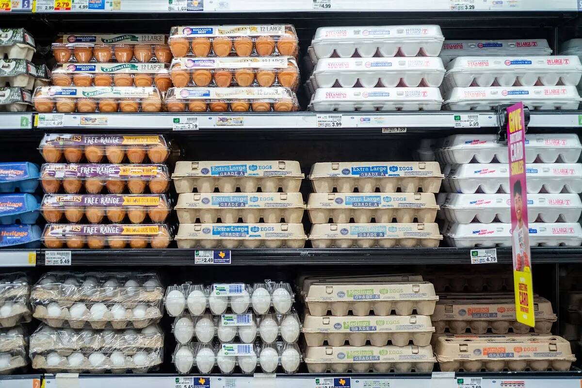 Cartones de huevos a la venta en un supermercado Kroger el 15 de agosto de 2022, en Houston, Te ...