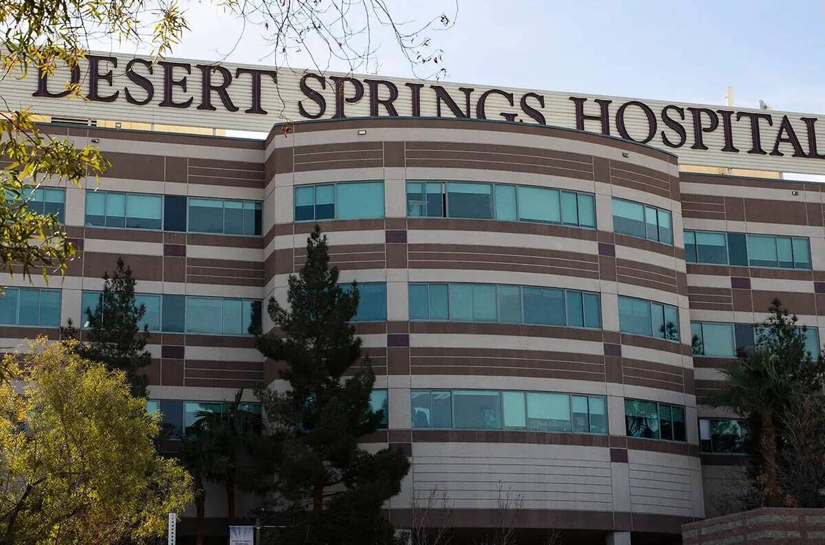Desert Springs Hospital Medical Center el lunes 10 de enero de 2022, en Las Vegas. (Bizuayehu T ...