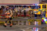 Luchan bomberos contra incendio de tres alarmas al este de Las Vegas