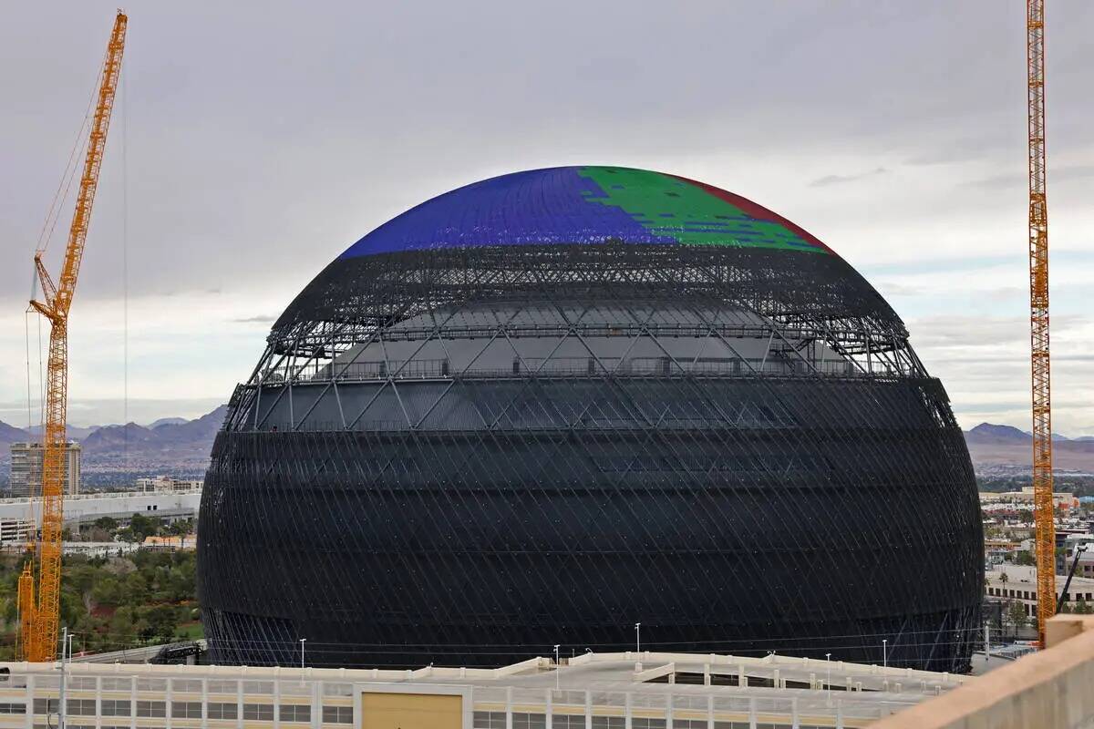 MSG Sphere prueba la parte superior de las pantallas LED exteriores el martes 17 de enero de 20 ...
