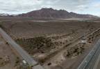 Desarrolladores de almacenes acuden en masa al desierto abierto a las afueras de Las Vegas