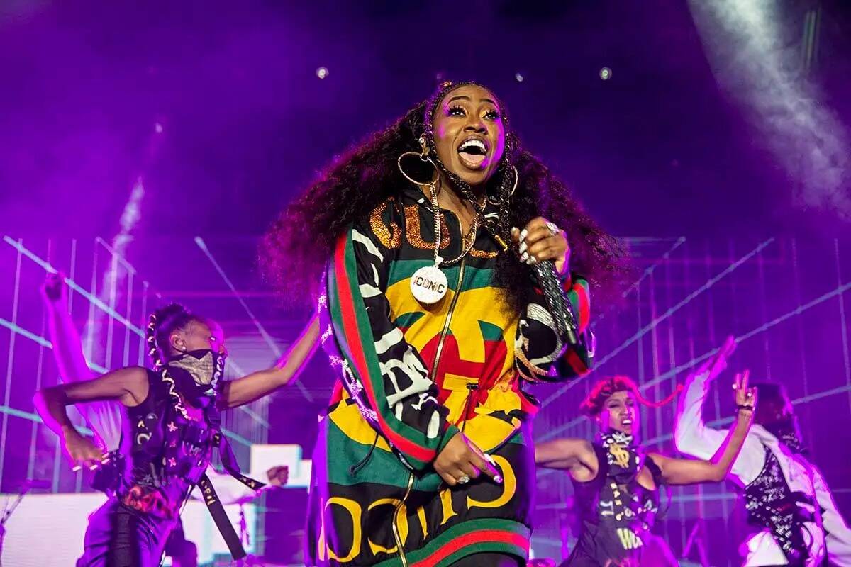 En esta foto de archivo del 7 de julio de 2018, Missy Elliott se presenta en el Festival Essenc ...