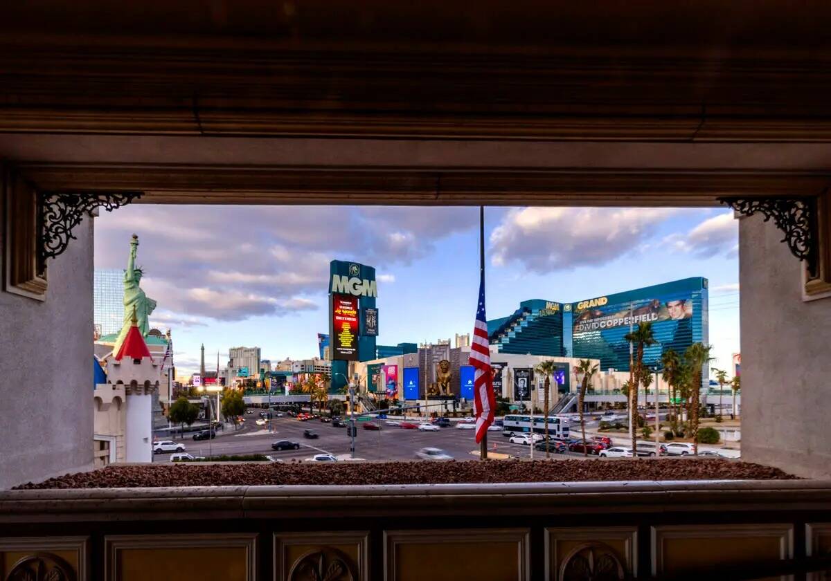 El Strip de Las Vegas se ve mientras una demanda recién publicada afirma que MGM, Caesars, Tre ...