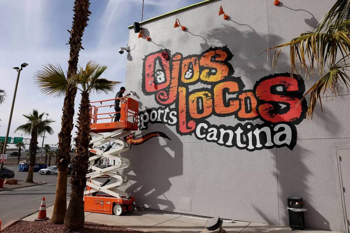 El nuevo Ojos Locos Sports Cantina y Casino en Civic Center Drive, cerca de Cheyenne Avenue y l ...
