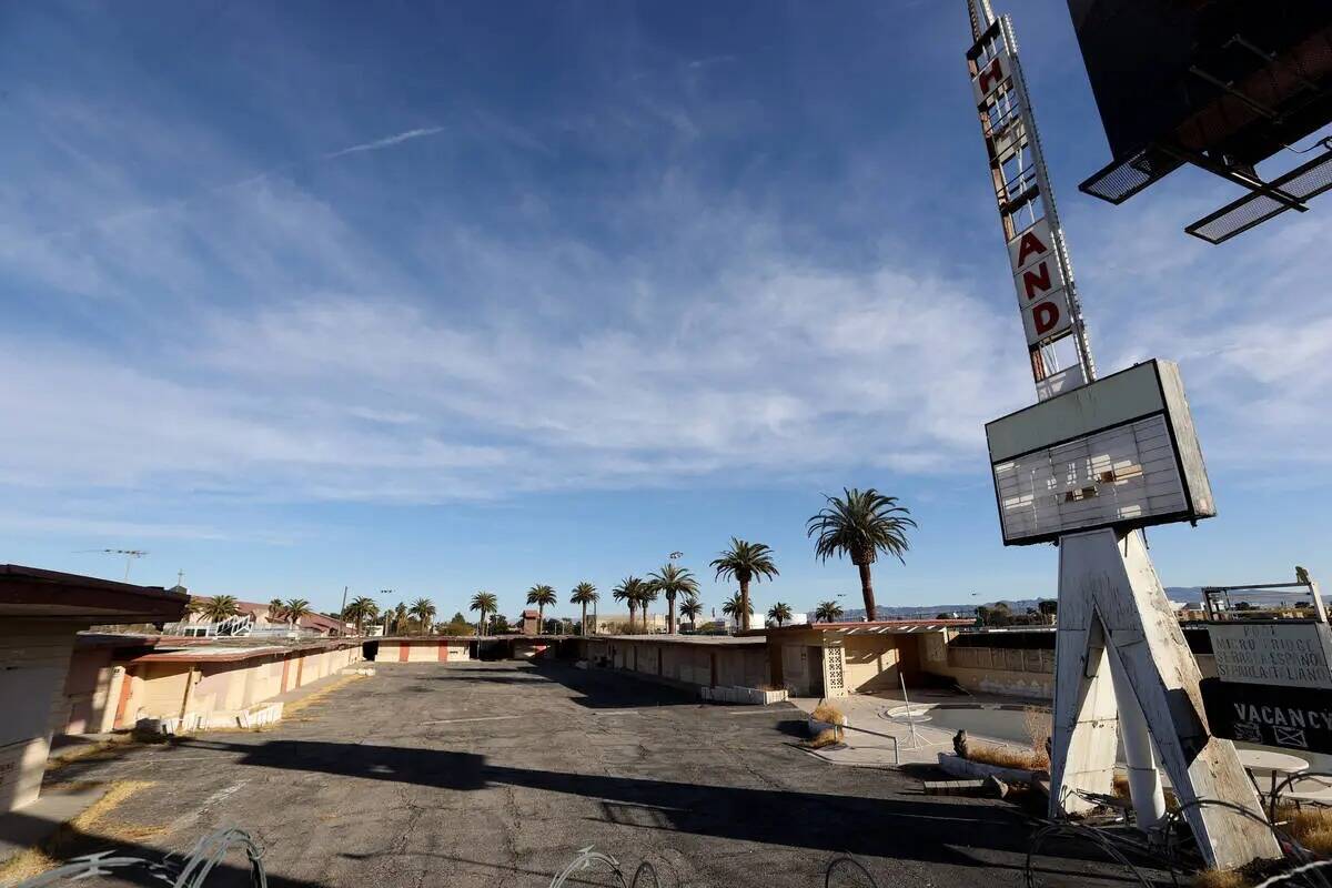 El White Sands Motel abandonado en 3889 de Las Vegas Blvd. en el sur del Strip, el lunes 11 de ...