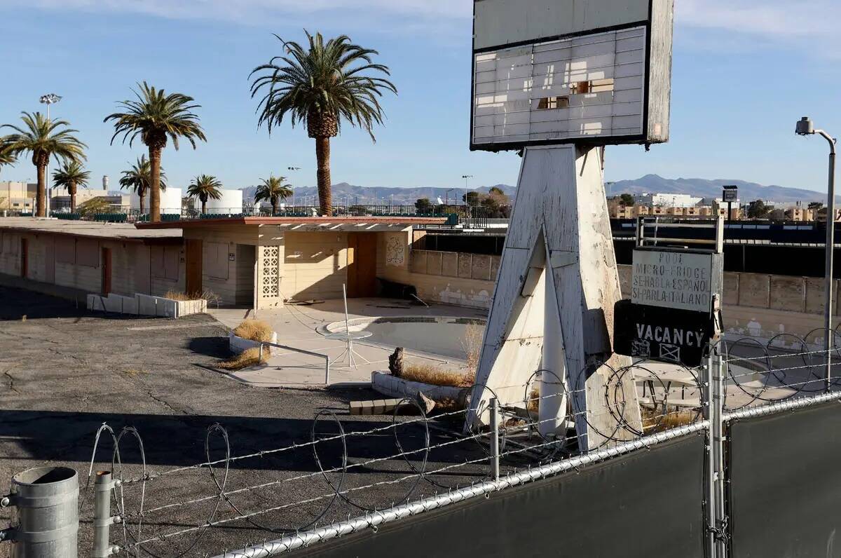 El White Sands Motel abandonado en 3889 de Las Vegas Blvd. en el sur del Strip, el lunes 11 de ...