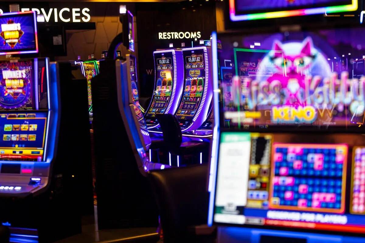 Máquinas tragamonedas en Wildfire Casino, cuya apertura está prevista para este viernes, el m ...