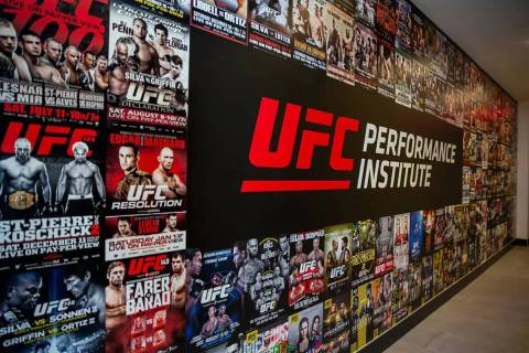 Eventos de peleas pasadas se muestran en una pared dentro de UFC Performance Institute ubicado ...