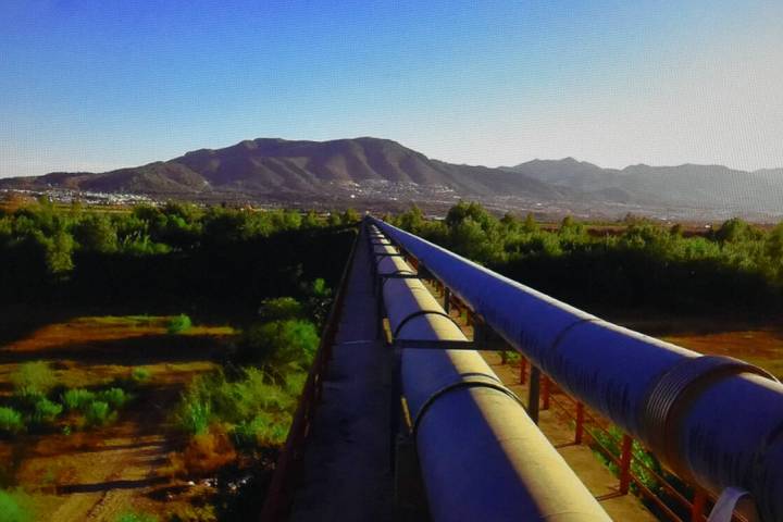 La compañía de energía Kinder Morgan cerró su tubería CALNEV de 566 millas para investigar ...