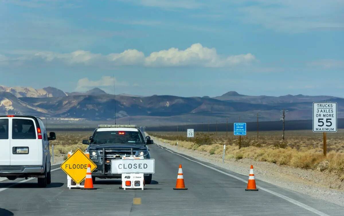La Ruta Estatal 190 que conduce al Death Valley National Park, vista en agosto de 2022. (L.E. B ...
