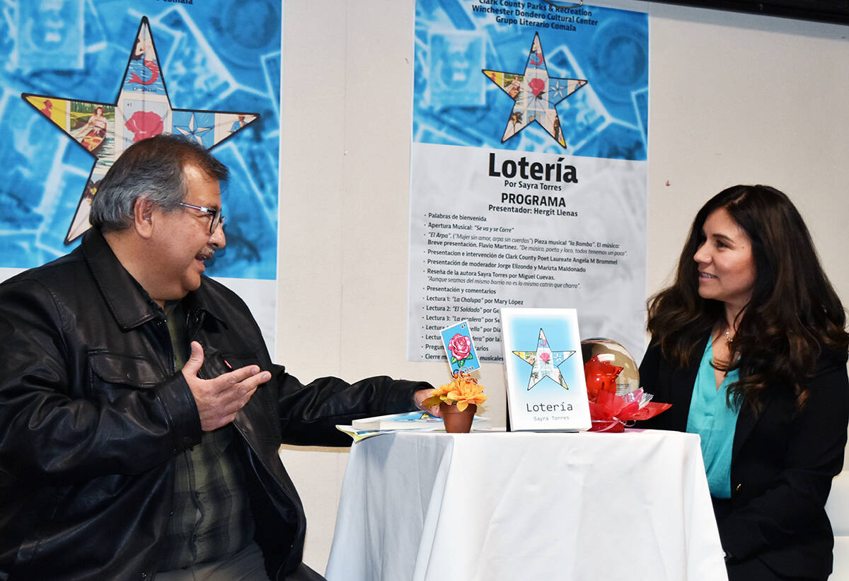 La escritora mexicana Sayra Torres presentó su libro “Lotería”. En la foto Jorge Elizondo ...