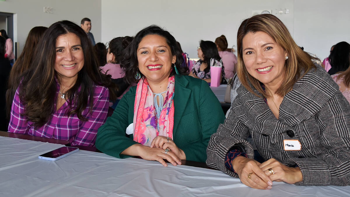 Talentosas mujeres de la comunidad acudieron al evento organizado por Selene Lozada, directora ...