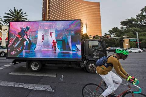 Un camión con un espectacular móvil conduce por el Strip el sábado, 30 de noviembre de 2019, ...