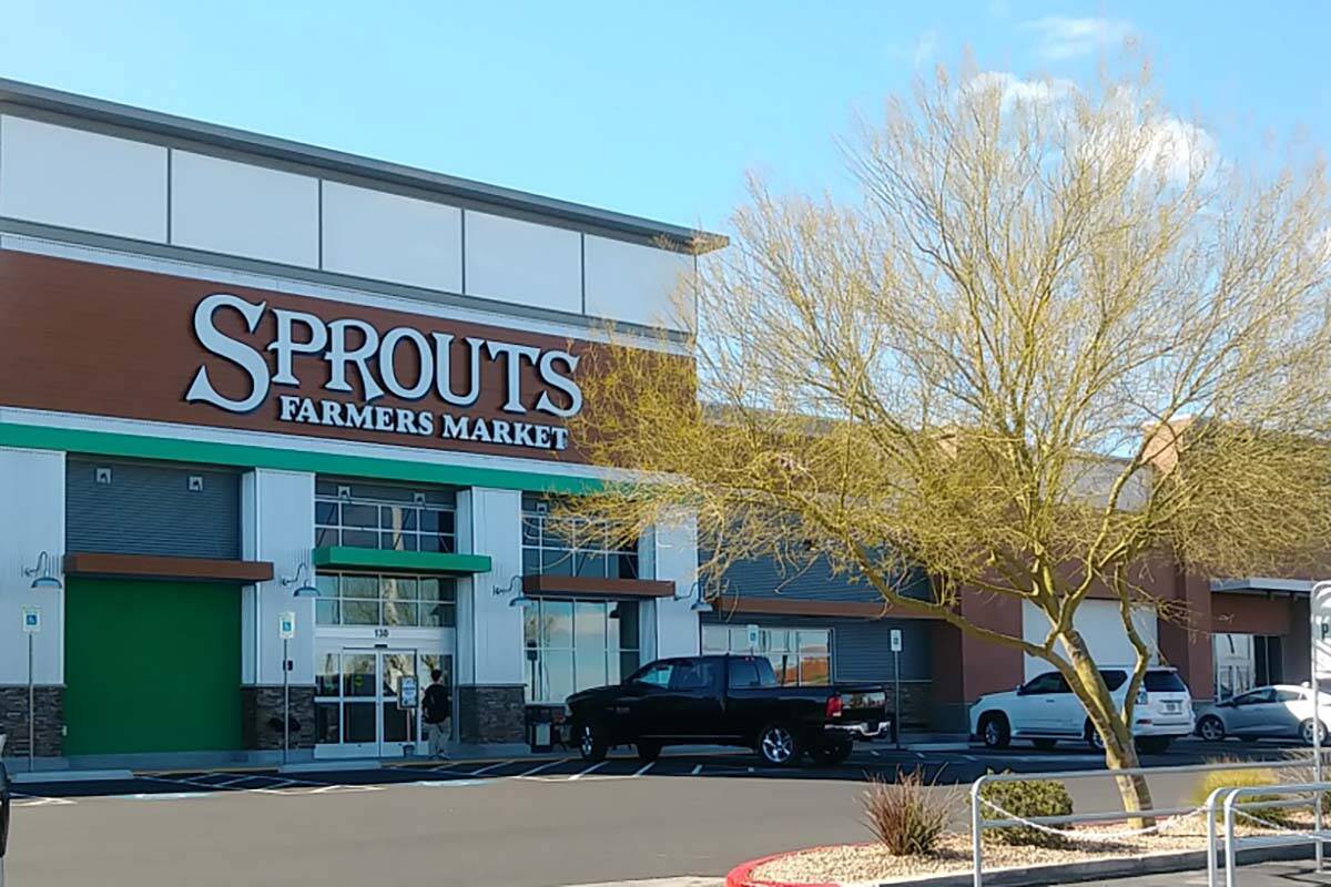 Un mercado de agricultores de Sprouts en 771 S. Rainbow Blvd. (Janet Murphy/Las Vegas Review-Jo ...