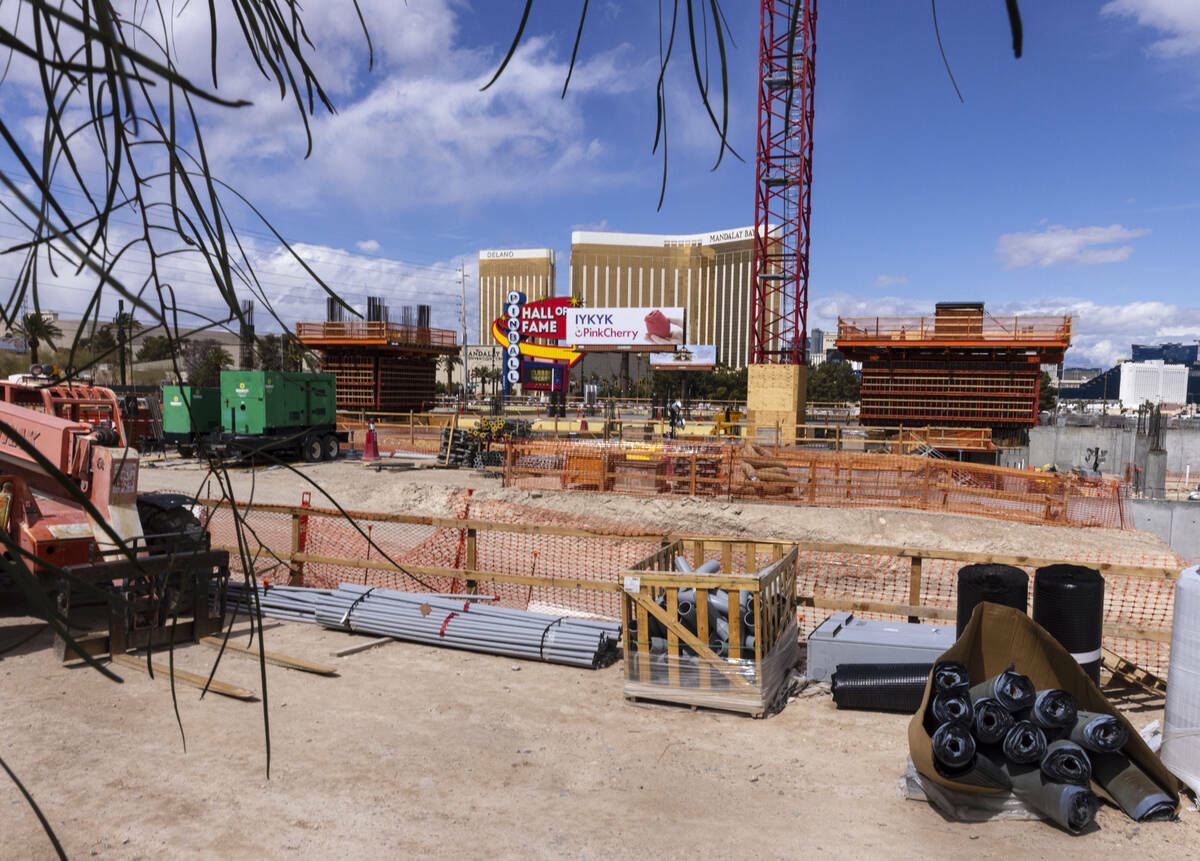 La construcción está en marcha para el hotel-casino Dream Las Vegas en 5051 Las Vegas Blvd. S ...