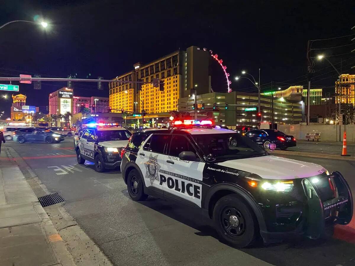La policía de Las Vegas investiga un homicidio en una habitación de Platinum Hotel, 211 E. Fl ...