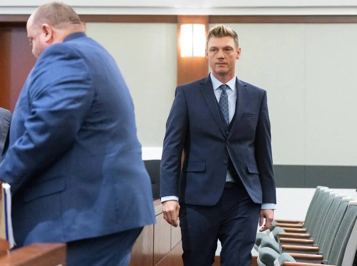 Nick Carter, miembro de los Backstreet Boys, comparece ante el tribunal durante una audiencia e ...