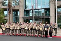 Galardonados en la ceremonia de reconocimiento del Departamento de Policía Metropolitana de La ...