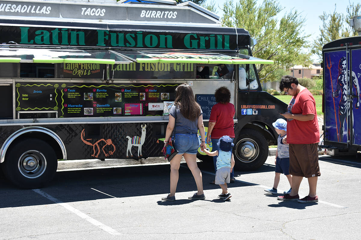 El Condado Clark organizó la serie de eventos “Food Truck Frenezy” en distintos parques y ...