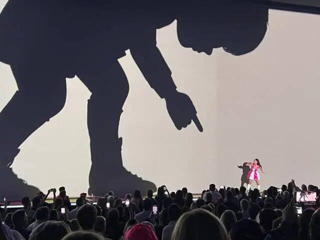 Katy Perry se presenta con su producción "Play" en Theatre at Resorts World el sábado 11 de j ...
