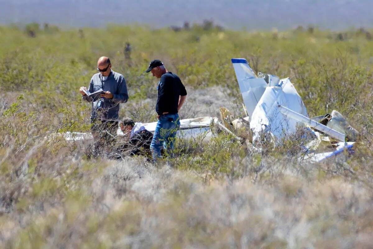 Funcionarios de la FAA investigan un accidente aéreo donde murieron dos personas, el martes 11 ...