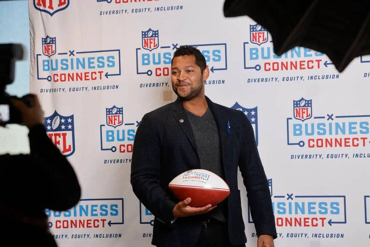 David Waymer, de NFL Business Connect, posa para una foto, el martes 11 de abril de 2023, duran ...