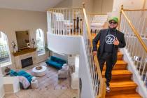 El director ejecutivo de Workbnb, Yeves Pérez, en una casa en Summerlin que puede ser un sitio ...