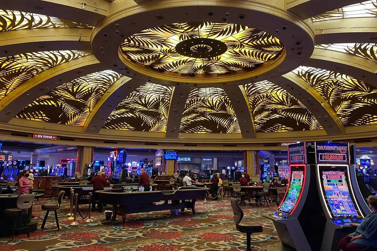 El piso del casino en Rampart Casino at JW Marriott el viernes 5 de junio de 2020. (Las Vegas R ...