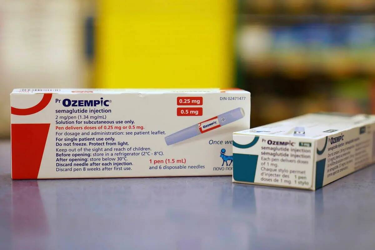 ARCHIVO - El medicamento para la diabetes Ozempic se muestra en una farmacia de Toronto el 19 d ...