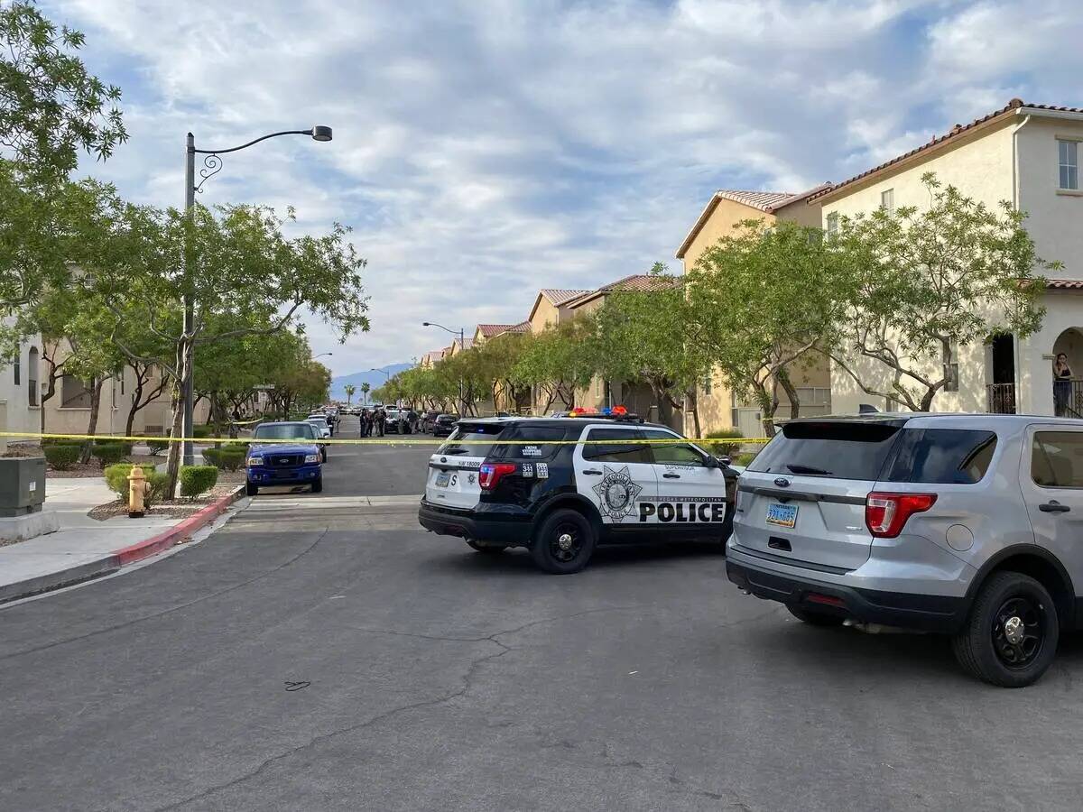 La policía de Las Vegas respondió a un tiroteo en la cuadra 8900 de Jamie Lee Avenue alrededo ...
