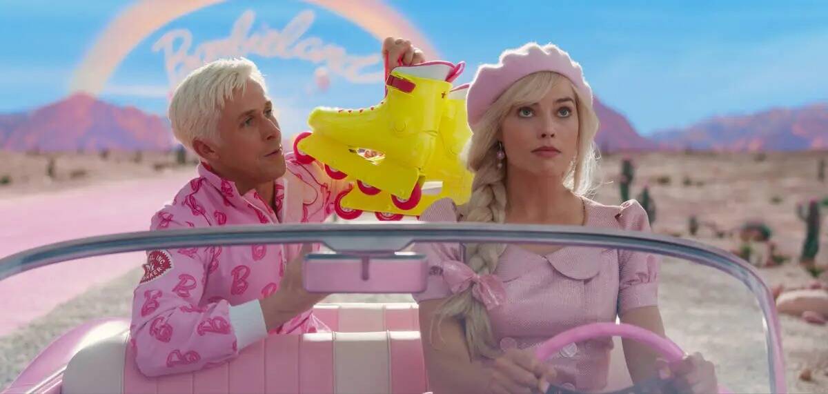 Ryan Gosling como Ken y Margot Robbie como Barbie en "Barbie" de Warner Bros. Pictures. (Warner ...