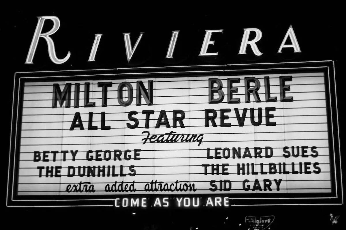 Milton Berle en el Riviera el 31 de diciembre de 1955. (Las Vegas News Bureau)