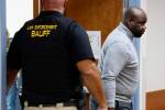 Hombres acusados de violar a adolescentes en un centro psiquiátrico se enfrentan al juez