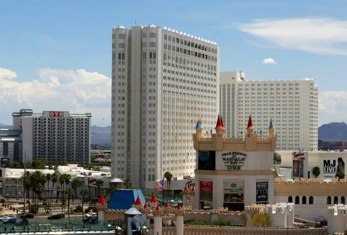 El sitio del hotel-casino Tropicana, visto el martes 16 de mayo de 2023, en Las Vegas. (Bizuaye ...