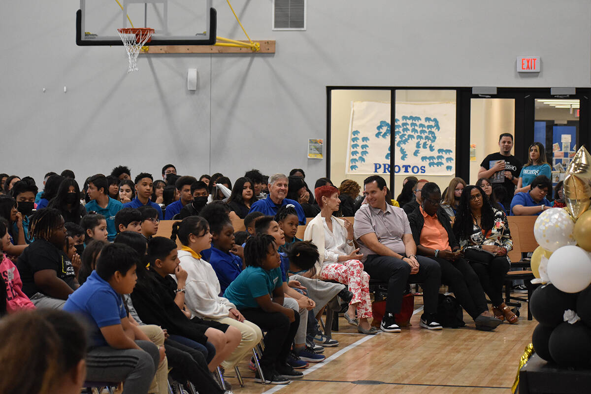 Sylvia Méndez habló con estudiantes de los grados 3-12 y personal de Nevada Prep Charter Scho ...