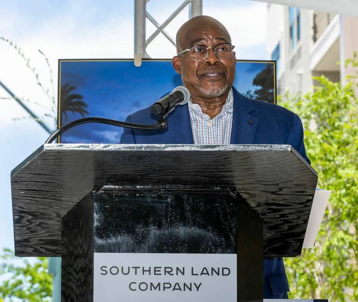 Southern Land Company celebra una ceremonia de colocación de la primera piedra de dos edificio ...