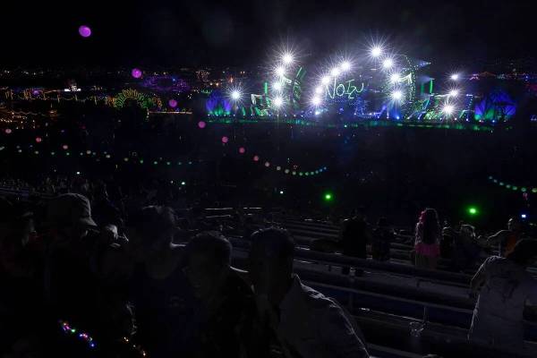 Noizu toca su set durante el segundo día del festival de música electrónica Electric Daisy C ...