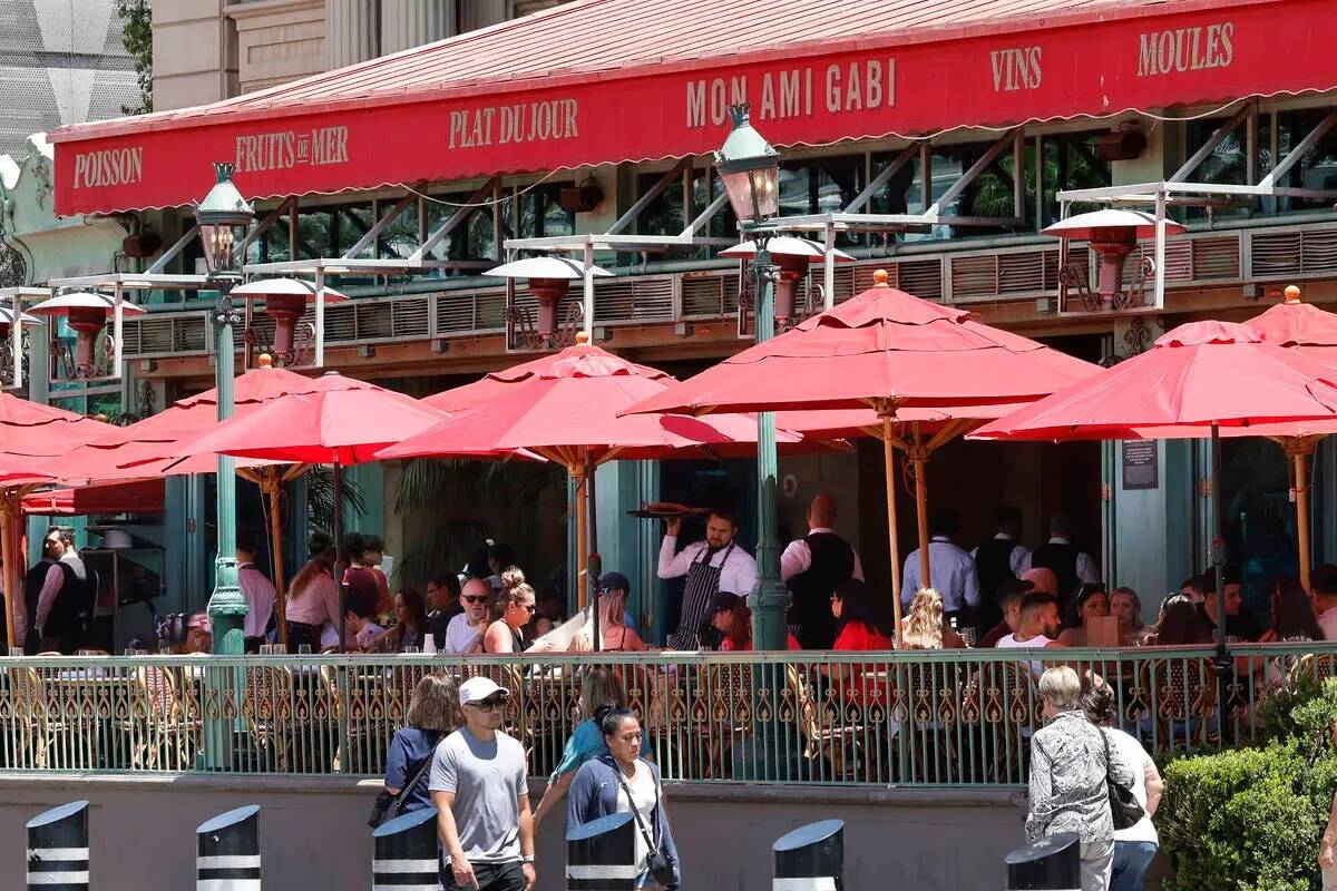 Mon Ami Gabi, un bistro francés en Paris Las Vegas, se ve en el Strip, jueves, 18 de mayo de 2 ...