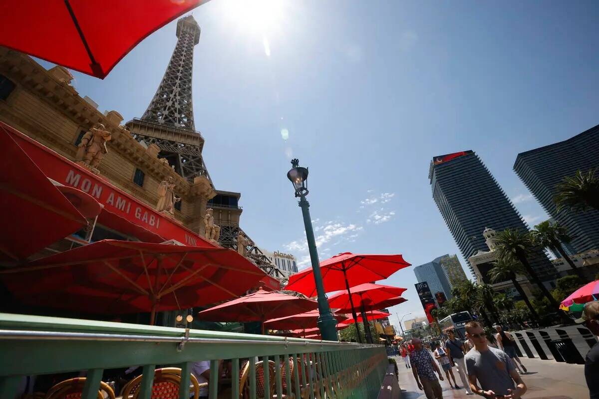 Mon Ami Gabi, un bistro francés en Paris Las Vegas, se ve en el Strip, jueves, 18 de mayo de 2 ...