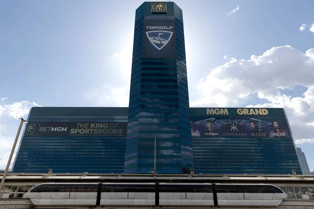 El monorriel de Las Vegas se detiene en MGM Grand el miércoles 31 de mayo de 2023, en Las Vega ...
