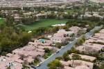 Las ventas de viviendas en el sur de Nevada siguen siendo bajas, pero los precios suben