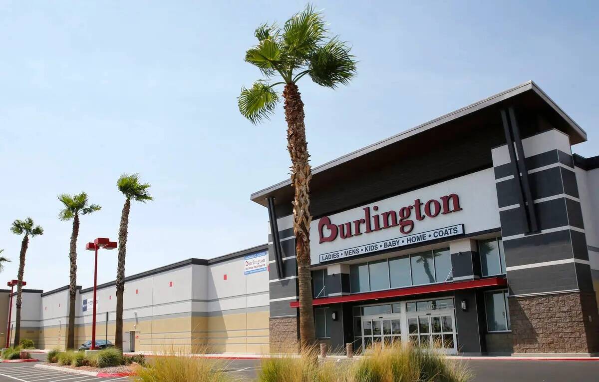 Un edificio de Burlington Coat Factory se ve en 2189 West Craig Road en North Las Vegas, el jue ...