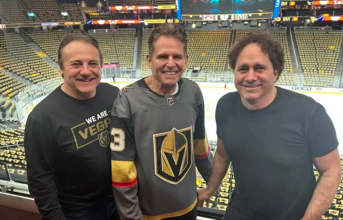 Gavin Maloof, Joe Maloof y George Maloof, propietarios minoritarios de los Vegas Golden Knights ...